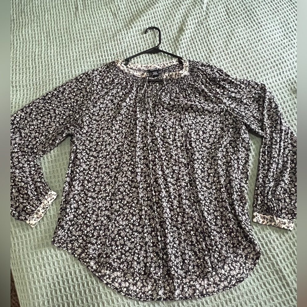 Torrid floral blouse